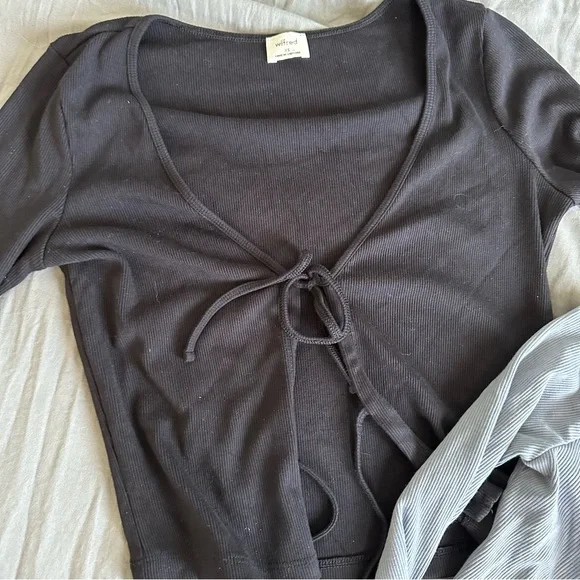 BUNDLE - Aritzia Wilfried tie front top - Picture 4 of 8